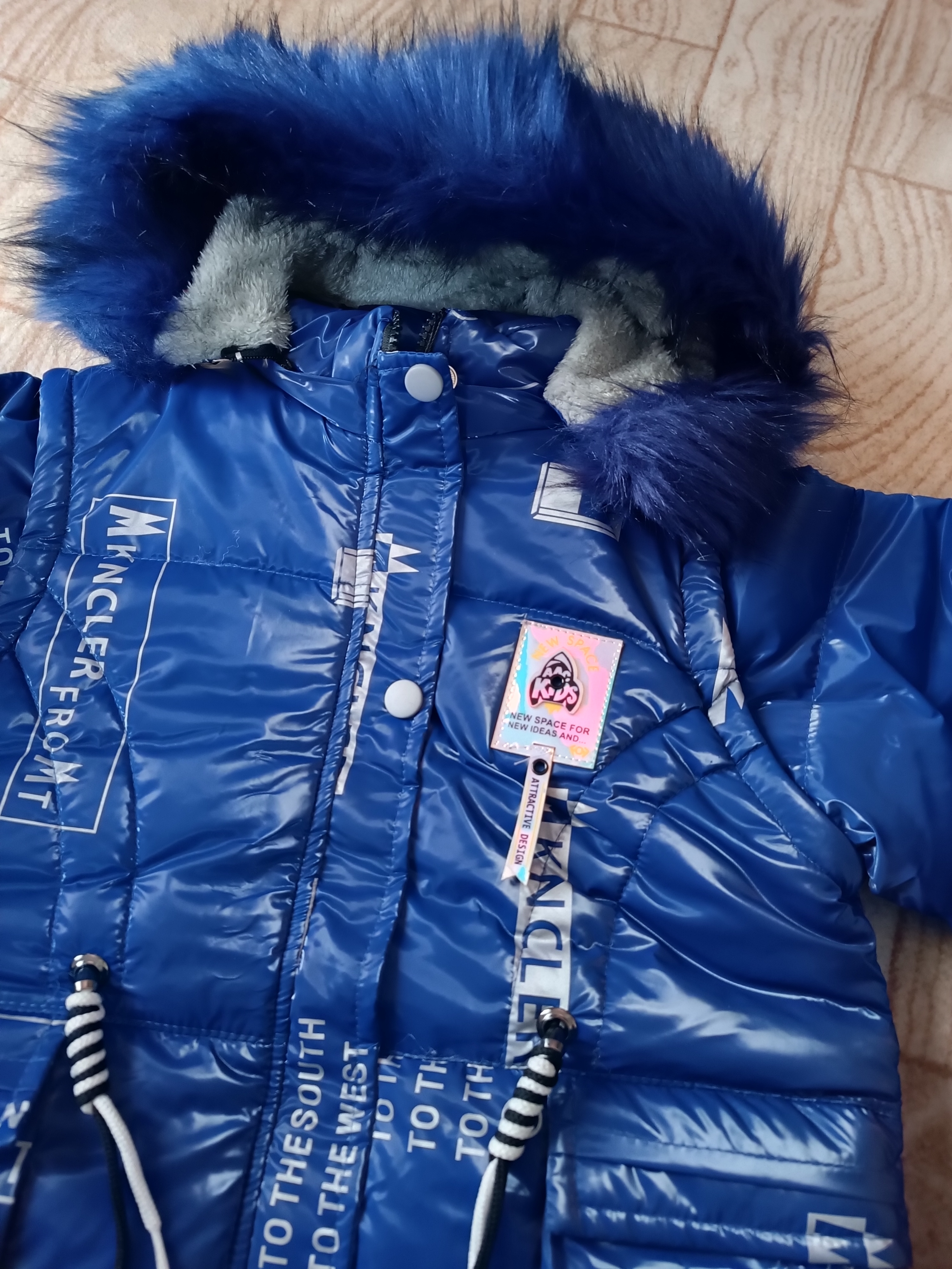 دور کلاه خز بسیار با کیفیت