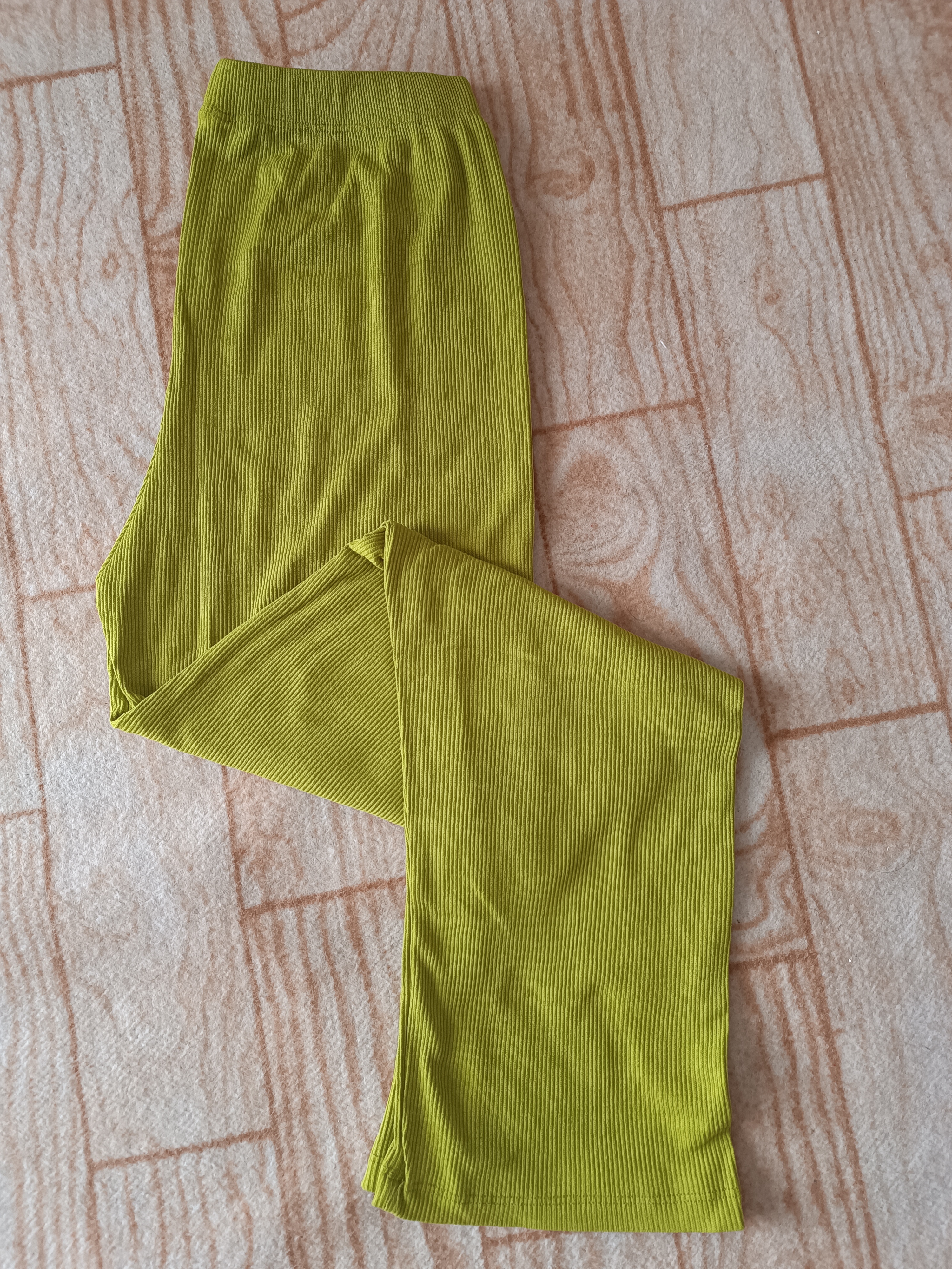 سبز پسته ای